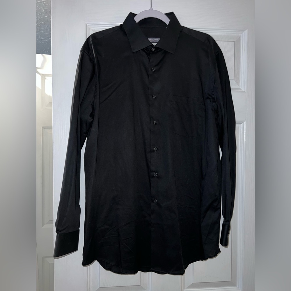 Men’s Van Heusen Dress Shirt